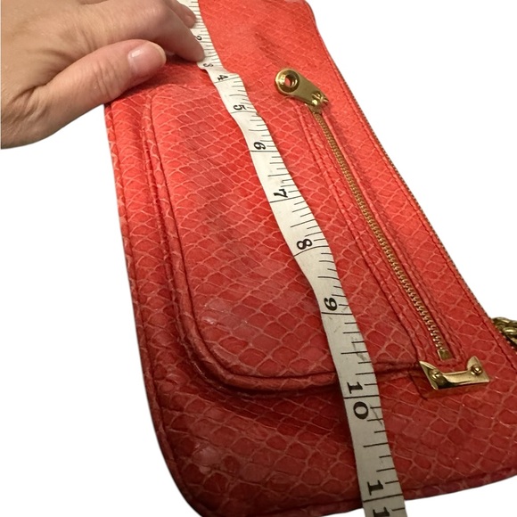 RARE Henri Bendel clutch on a chain with a big Logo in Snake print Orange - Picture 7 of 16